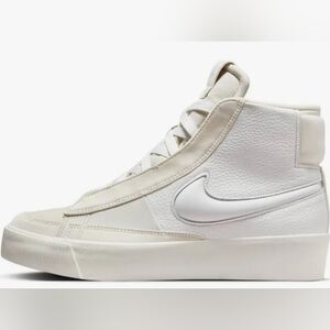 Nike Blazer Mid Victory.  Mid-Top Sneaker in Off-White